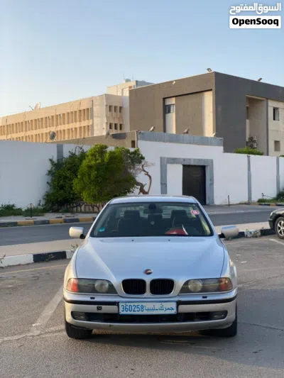 بي ام دبليو الفئة 5 525 4