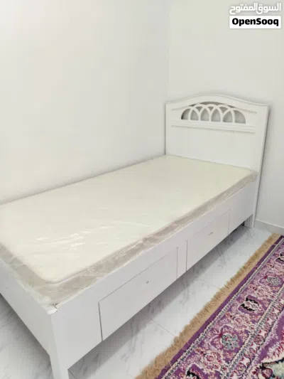 أثاث مستعمل.. كراسي وكرافي 2
