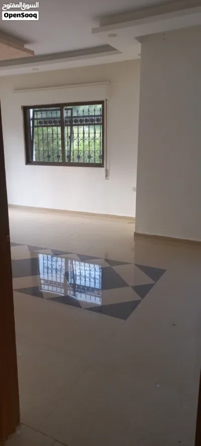 شقة للإيجار في السلط شارع الميدان مقابل سوبر ماركت الواقت 3