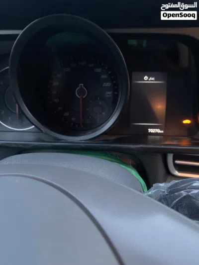 Hyundai Elantra Limited 3