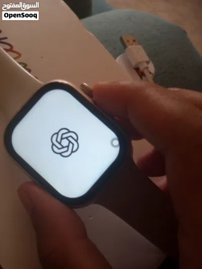 الساعه لديها ذكاء اصطناعي شجبتي وتعمل نفس التلفون بالضبط فيها كل شيء نفس التلفون هي اصلا تلفون مصغر 2