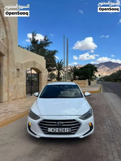 هيونداي افانتي Standard 2