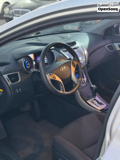 Hyundai Elantra GL MID 3