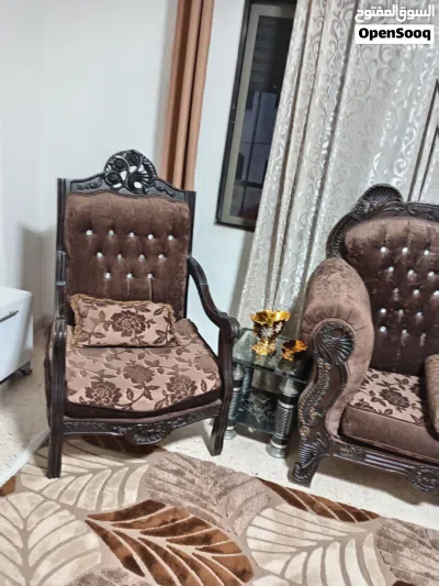 طقم كنب مستعمل نظيف للبيع سبع مقاعد خشب ممتاز 2