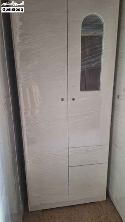 Beautiful 2doorWardoor ,-like new 4