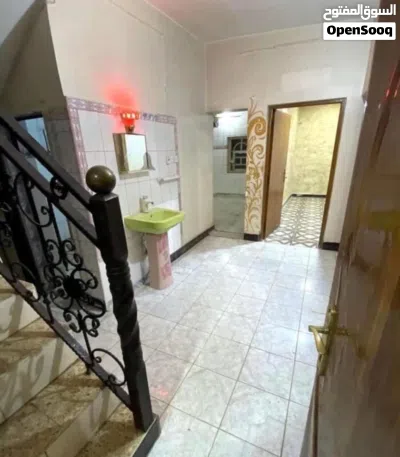 بيت طابقين للايجار في دور الصحه مساحه 200 متر يحتوي ست غرف منام 2