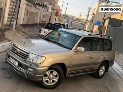 Toyota Land Cruiser VX 4