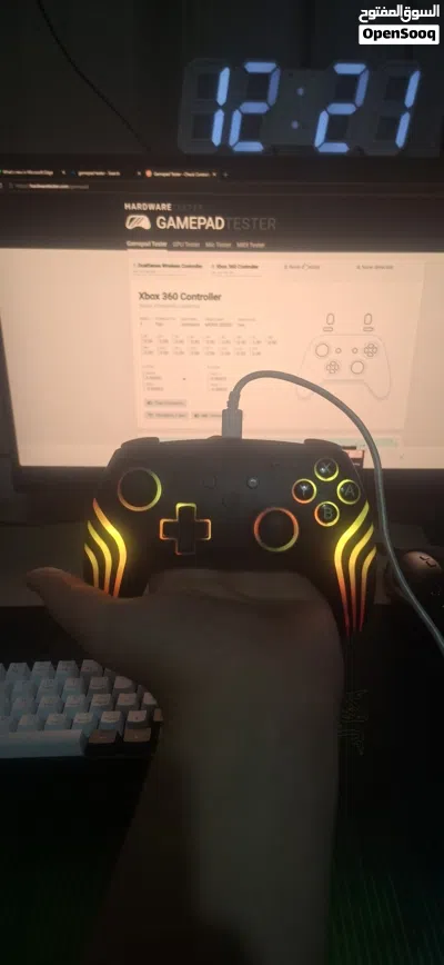 يد تحكم لاسلكية (Wireless Controller) مميزة مع إضاءة RGB 2