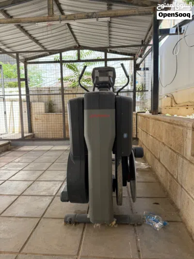 جهاز اليبتيكال احترافي لايف فتنس Life Fitness 95X Cross Trainer بحالة ممتازة بسعر حرق قابل للتفاوض 4