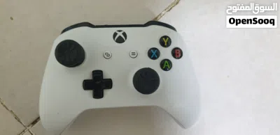 اكس بوكس ون للبيع مع شريطن 2