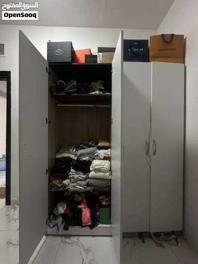 Large 4-Door Wardrobe / Armoire in good condition 3