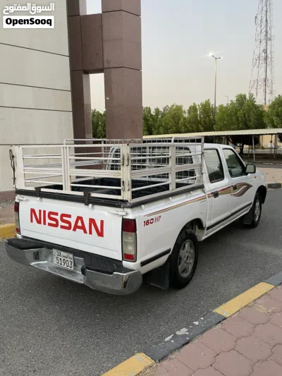 نيسان داتسون 4