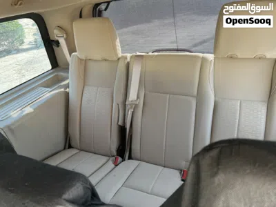 Ford Expedition XLT 2