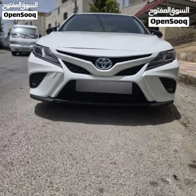 Toyota Camry SE 3