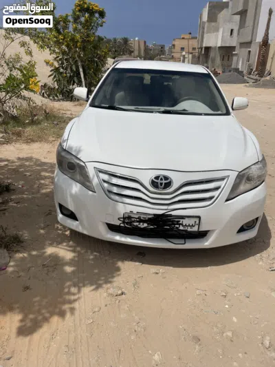 Toyota Camry E 4