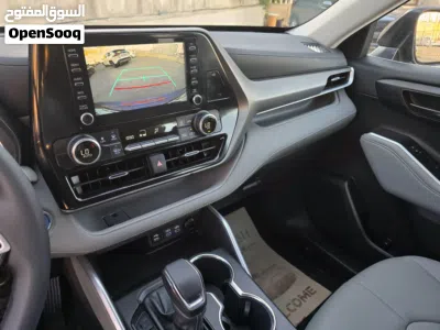 Toyota Highlander LE 4