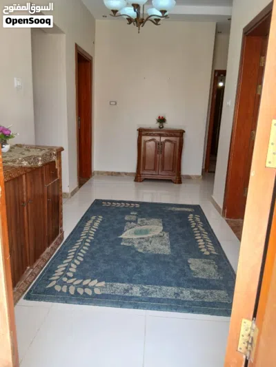 فيلا حديثة من طابقين مع مطبخ خارجي مساحة الأرض 600 متر و مساحة المسقوف 700متر. 2