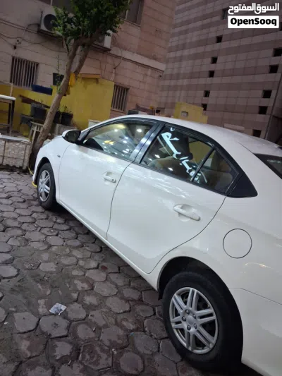 تويوتا يارس E 2