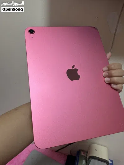 Ipad a11 good as new 2