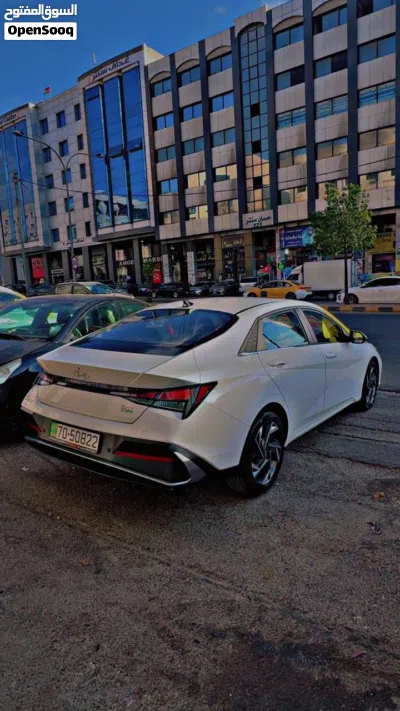 Hyundai Elantra Sport 4