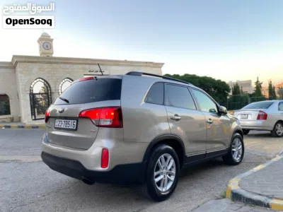كيا سورينتو Standard 4