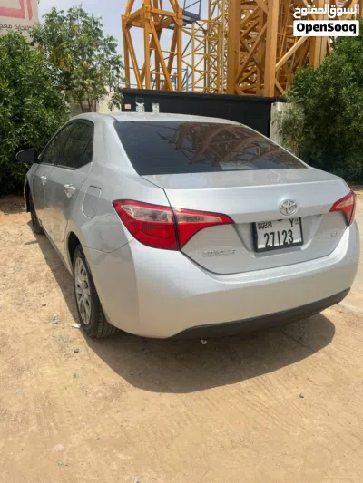 Toyota Corolla LE 2