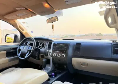 Toyota Sequoia Standard 2