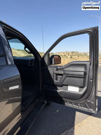 Ford F-150 XLT 4