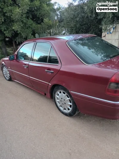 مرسيدس بنز الفئة-C C 200 4
