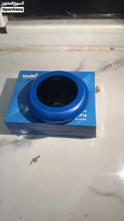 للبيع مودم محمول UniFi 4G يتميز بتصميم دائري 4