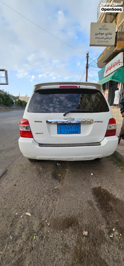 Toyota Highlander GXR 4
