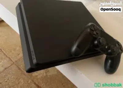 بلاستيشن4 بلس للبيع يجي معاها جهاز واحد وثلاث سيديات جراند وسبايدر مان وسيدين ثانين مال مغامرات قابل 2