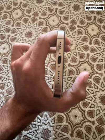 للبيع ايفون 16 برو ماكس 3