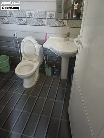 A bedroom with attached bathroom available for rent 4