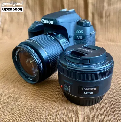 كاميرا كانون CANON 77D للبيع مع عدستين 18-55MM وعدسة 50mm f/1.8 وشاحن و3 بطاريات وشنتة 3
