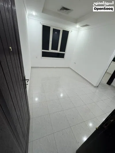 لدينا شقه للايجار تاني ساكن سوبر لوكس المهبولة قطعة 1 شارع 125 We have an apartment for rent, second 2
