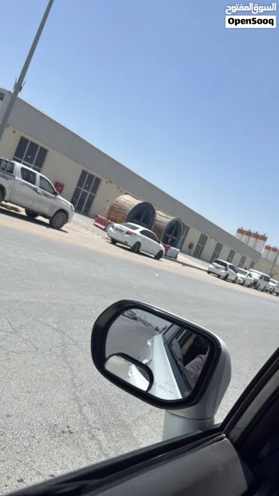 للايجار السنوى محلات فى ابوظبى مصفح الصناعيه على الطريق الرءيسى مباشرتا 2