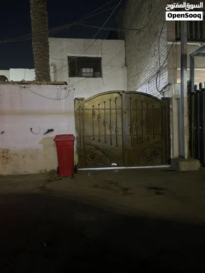 بيت للبيع في حي العامل 4