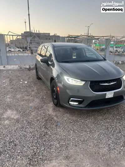 Chrysler Pacifica Standard 2