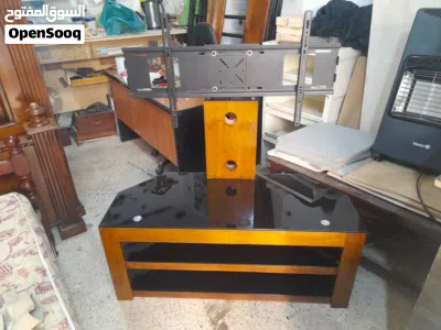 طاولة LC D اوربي بحالة ممتازه 4