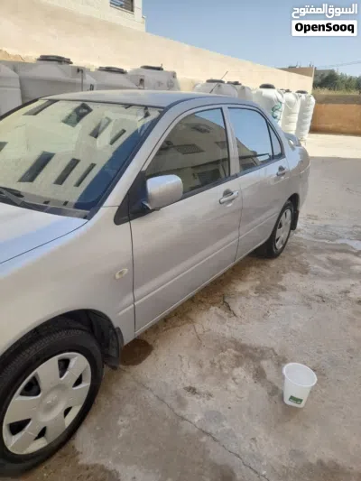 Mitsubishi Lancer ES 3