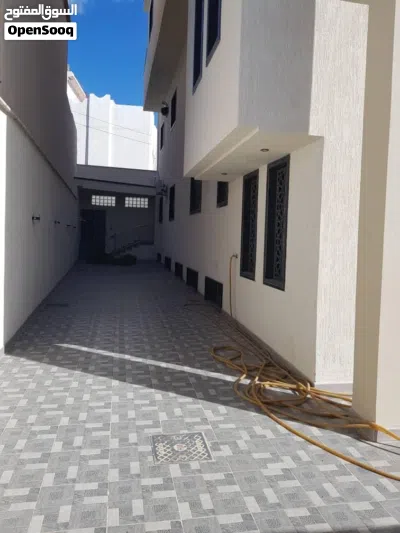 فيلا من بدروم وثلاتة طوابق مع مطابخ جاهزة ومكيفات جديدة 3