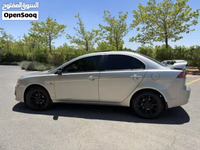Mitsubishi Lancer GLS 2