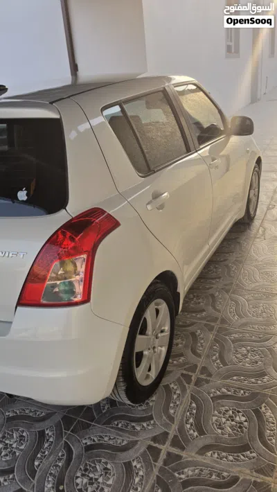 Suzuki Swift Standard 2