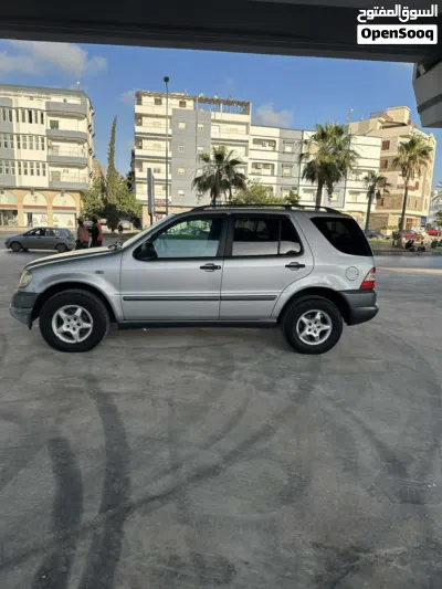 Mercedes Benz M-Class ML 320 2