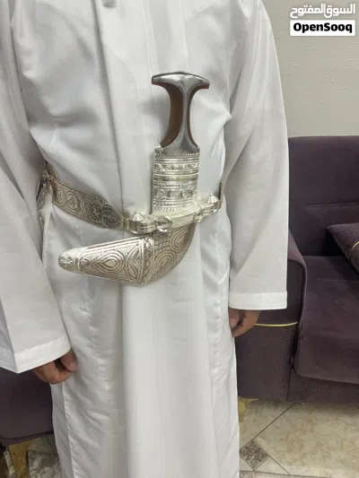 للبيع خنجر قديمة قرن زراف هندي وجميلة بسعر طيب قياس 6 2