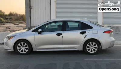 Toyota Corolla LE 2