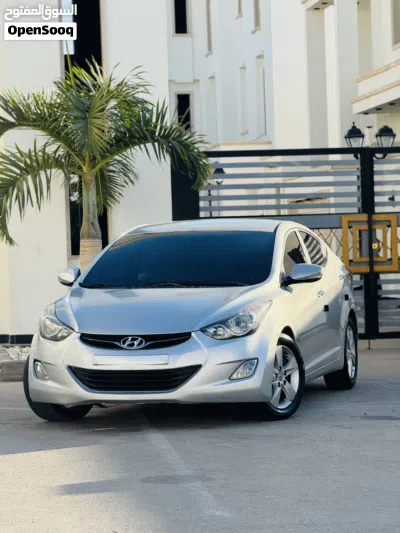 Hyundai Elantra GL MID 4