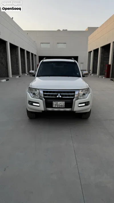 ميتسوبيشي باجيرو GLS 2