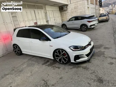 فولكسفاغن جولف GTI Standard 2